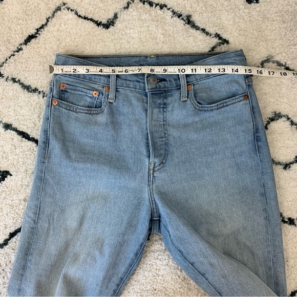 Levi’s Women’s Relaxed Fit Kiss Off Jeans - Picture 5 of 8